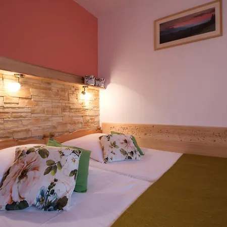 Trebunia Homestay *